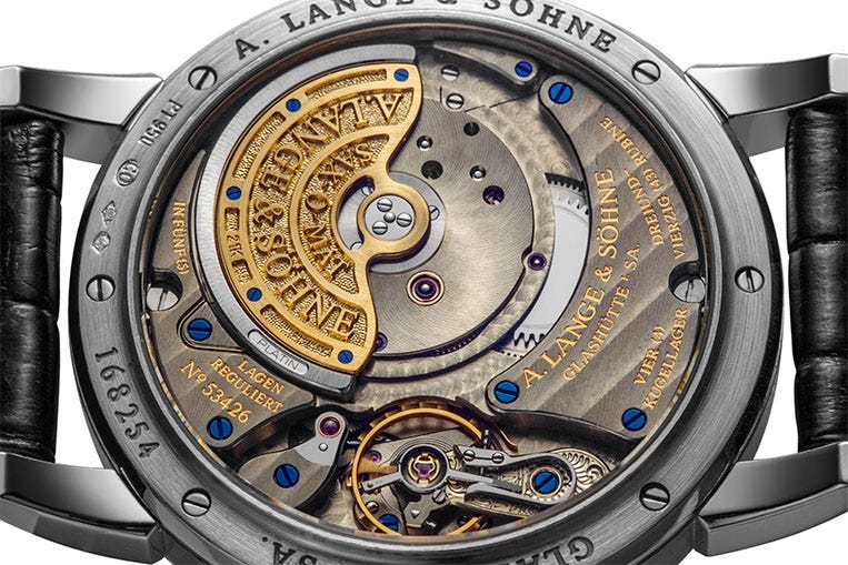 The finish of the calibre L922.1 is world class